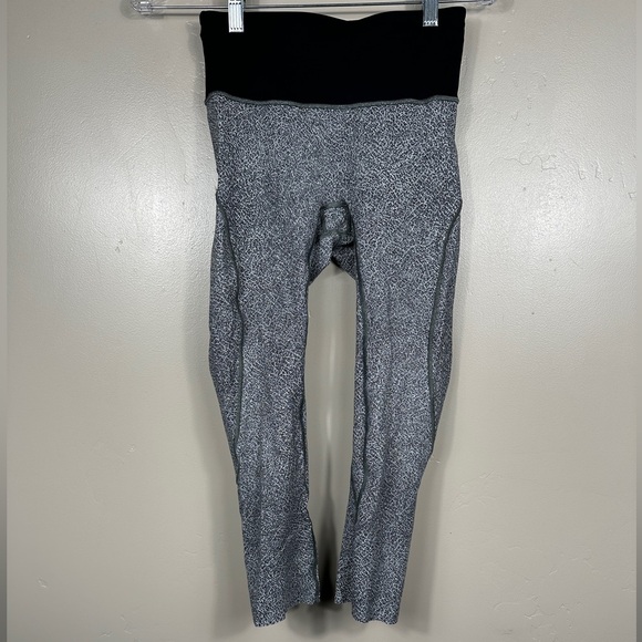 lululemon athletica Pants - Lululemon Run The Day Crop 20” Fractal Dark Starlight Black / Black Size 4